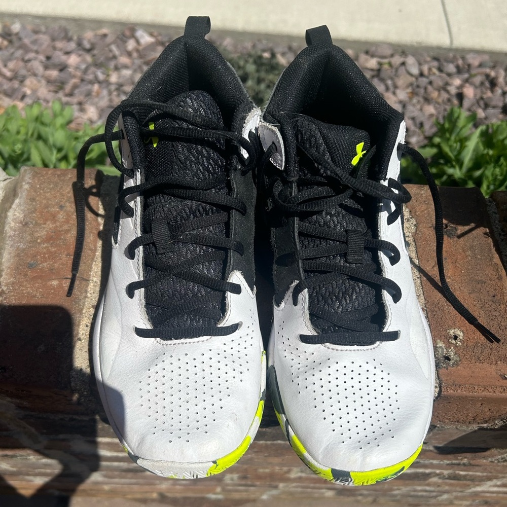 Under armor men’s basketball shoes